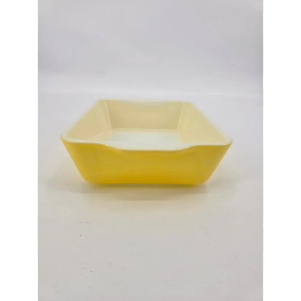 Vintage Primary Yellow Pyrex Dish‎